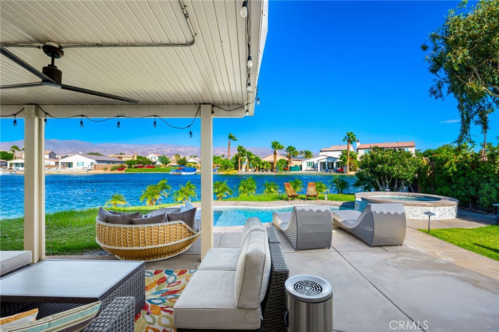 84290 Tramonto Way