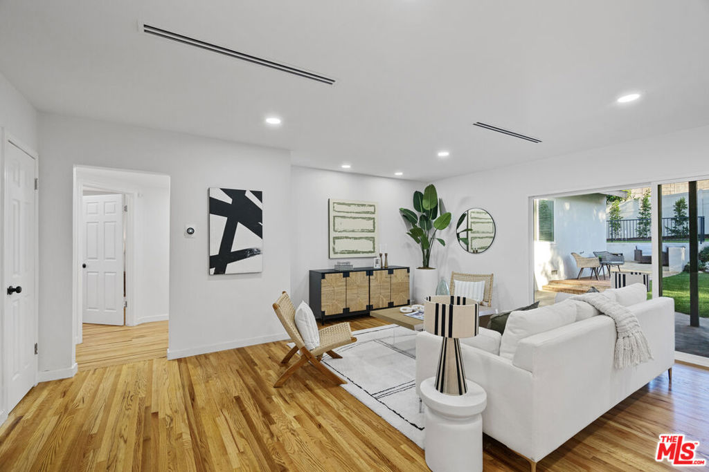 4210 N Sepulveda Boulevard