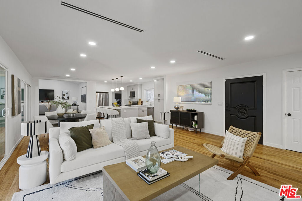 4210 N Sepulveda Boulevard