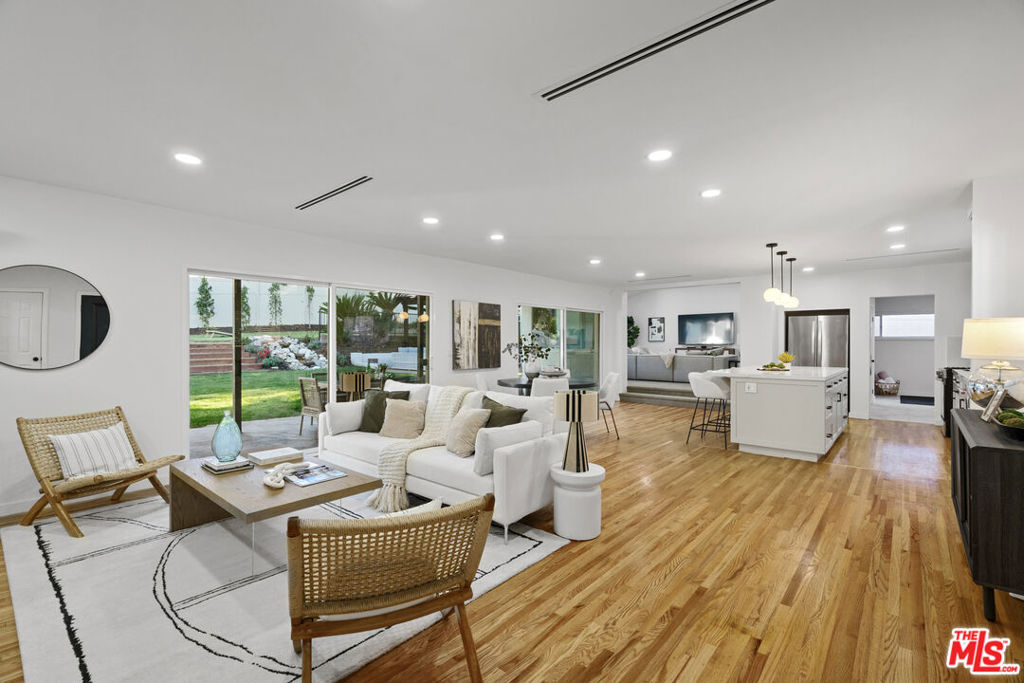 4210 N Sepulveda Boulevard