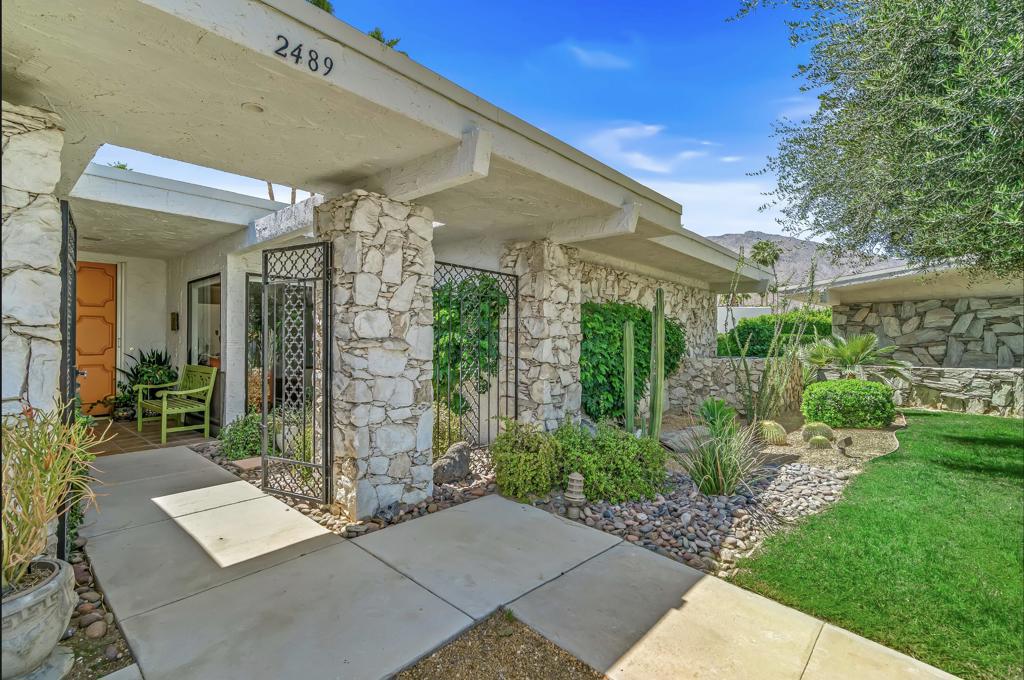 2489 Playa Circle