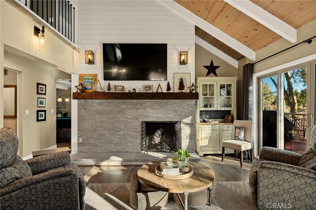 435 Riviera Drive