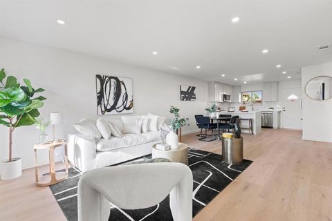 1017 Plover Way Oceanside CA 92057