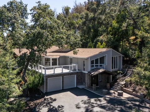 Photo of 927 Continental Drive, Menlo Park, CA 94025 (MLS # ML82048275)