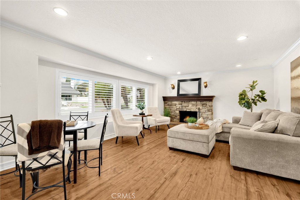 12010 La Cima Drive