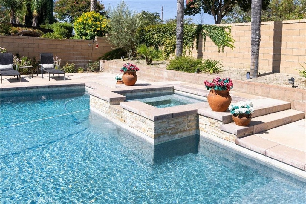 43922 Country Ridge Court