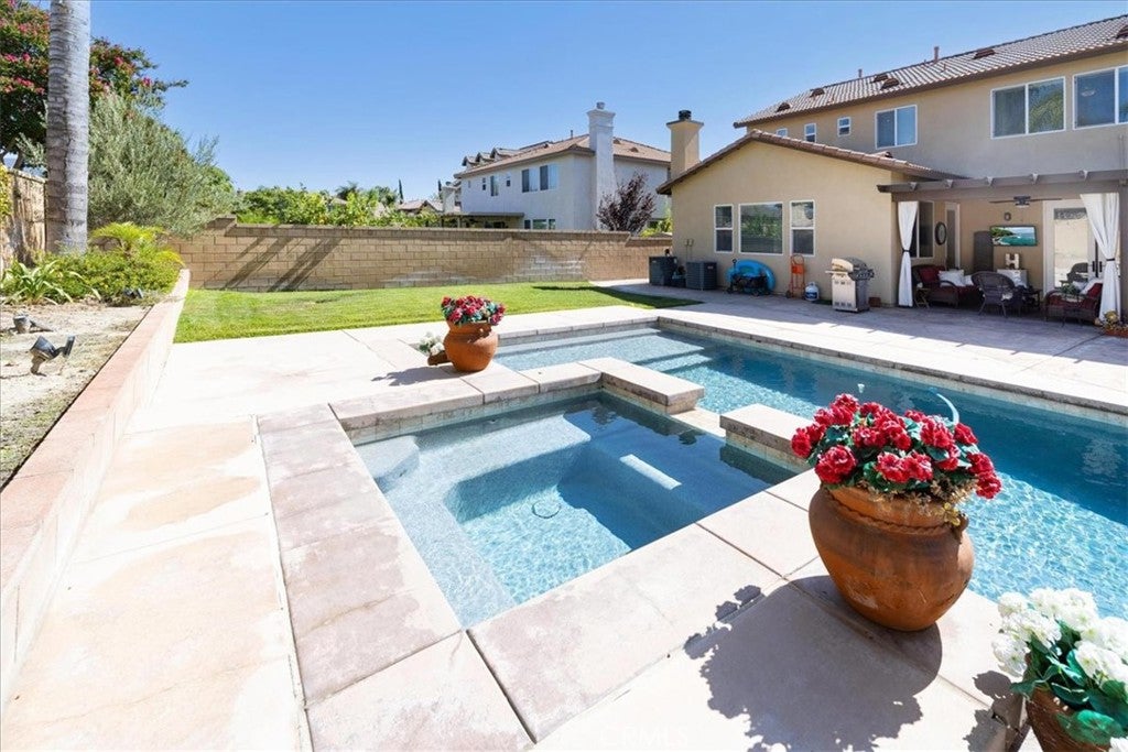 43922 Country Ridge Court