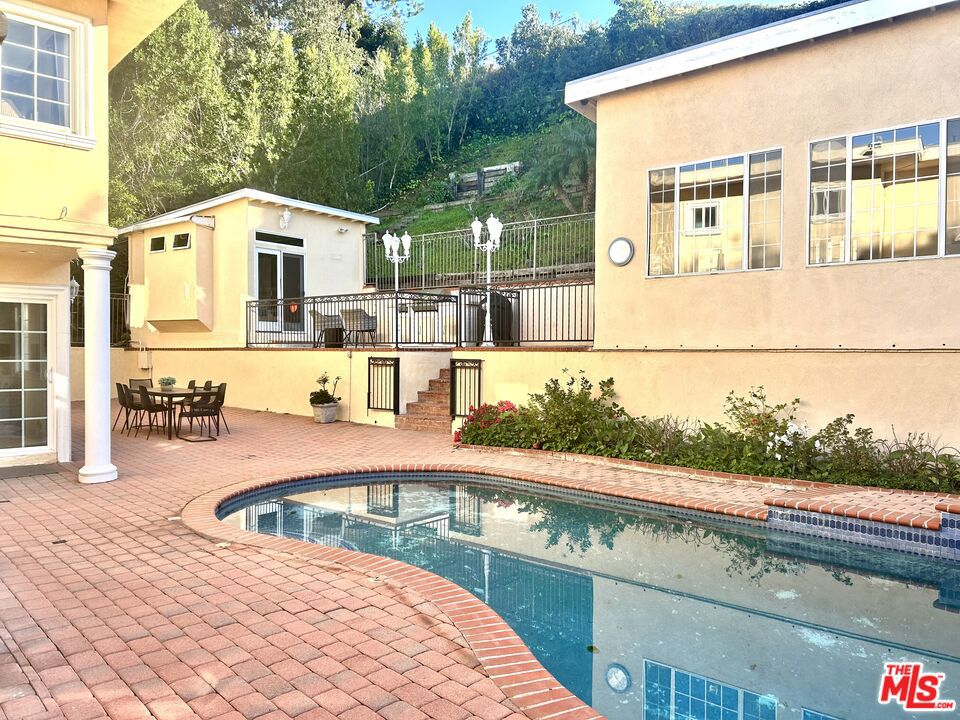 11502 Dona Teresa Drive