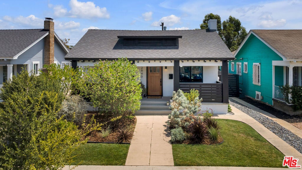 2940 11th Avenue, Los Angeles CA 90018