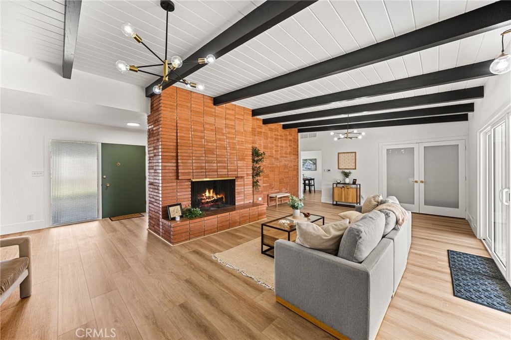 5995 Londonderry Drive