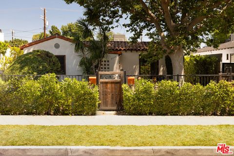 Photo of 5120 Willowcrest Avenue, North Hollywood, CA 91601 (MLS # 26681411)