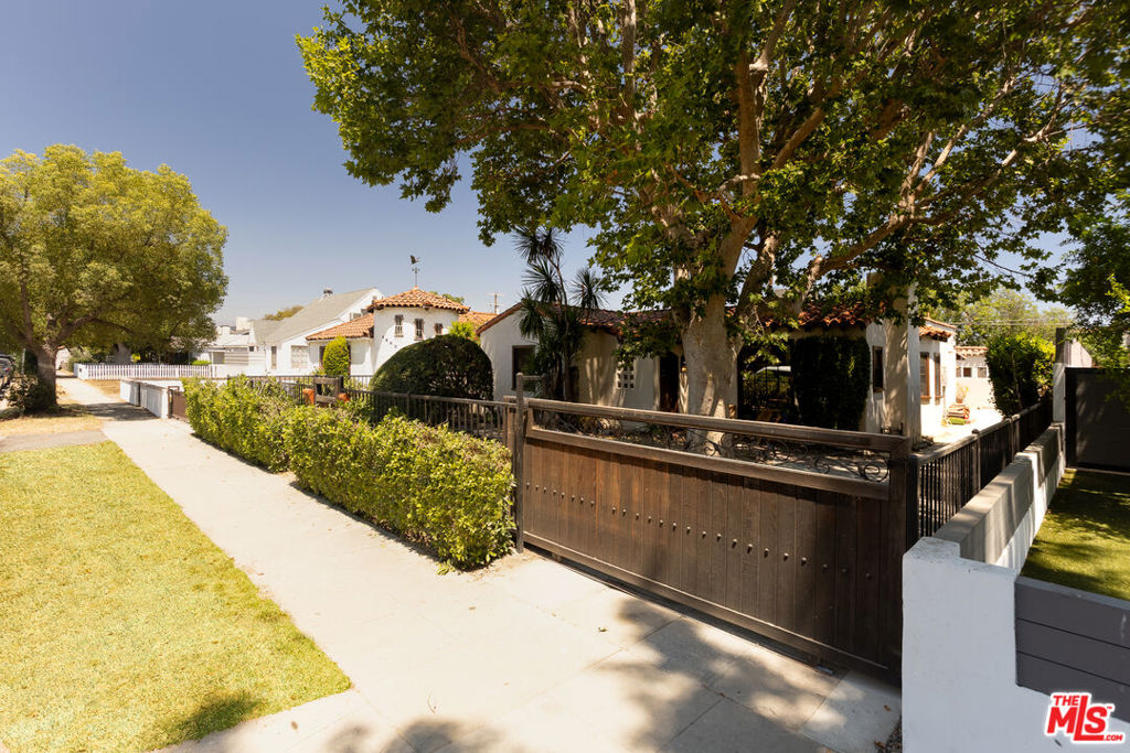 5120 Willowcrest Avenue