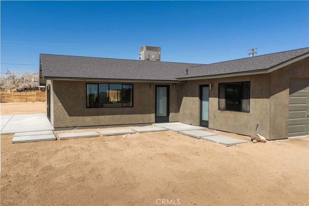 4638 Avenida La Mirada