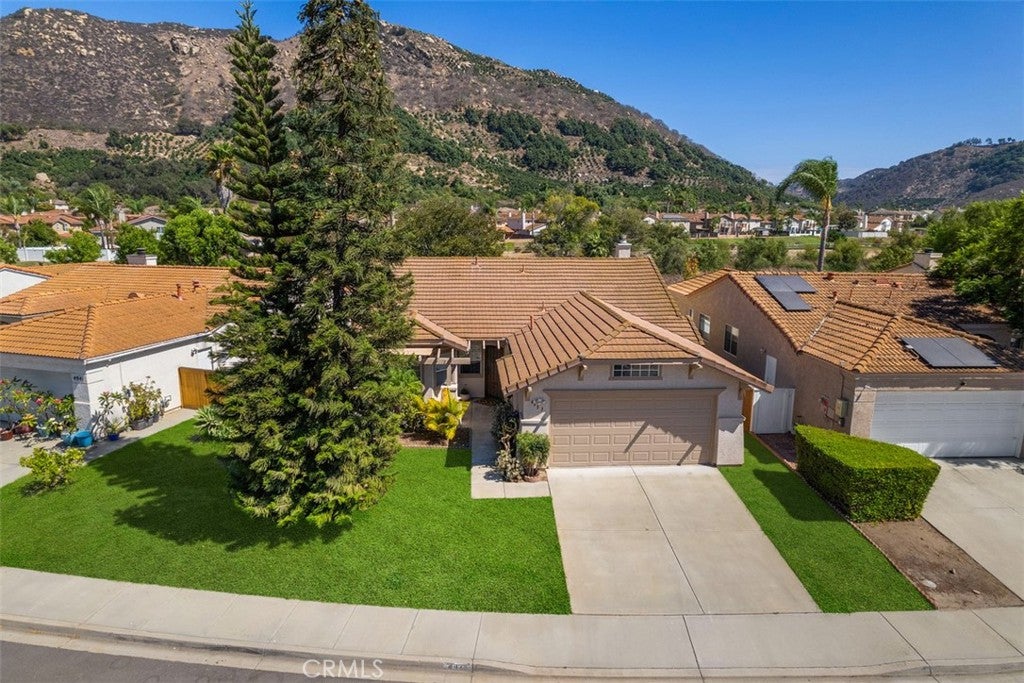 4933 Lake Shore Court