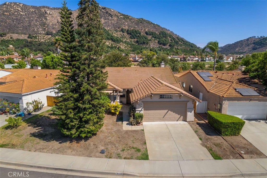 4933 Lake Shore Court