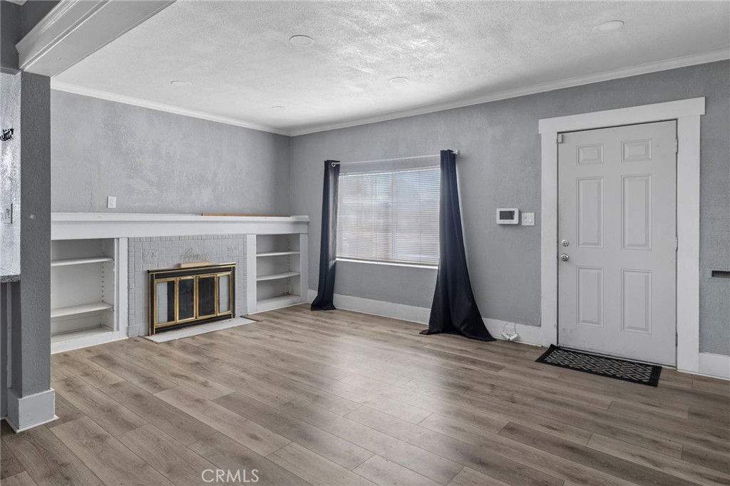 1211 E Clinton