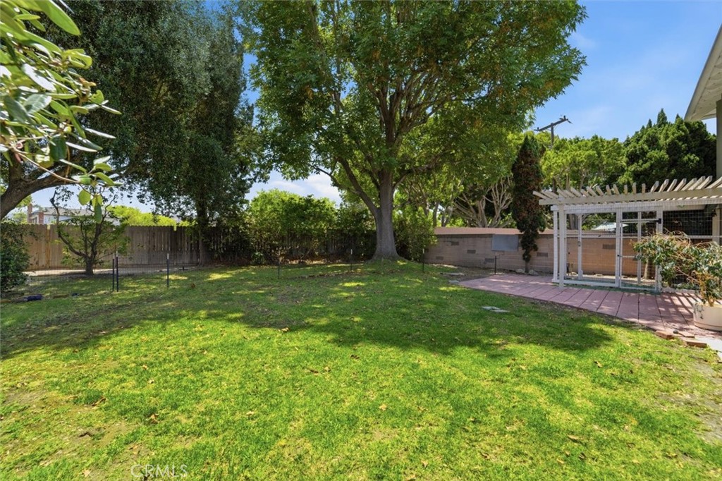 3928 W 230th