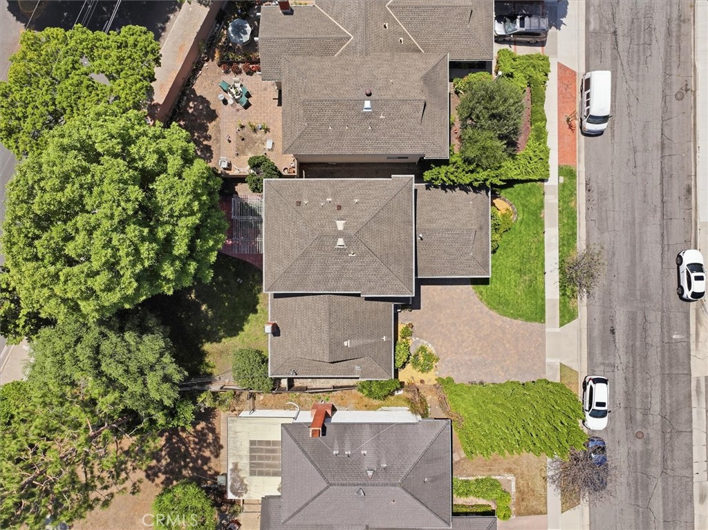 3928 W 230th