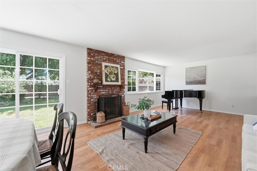 3928 W 230th
