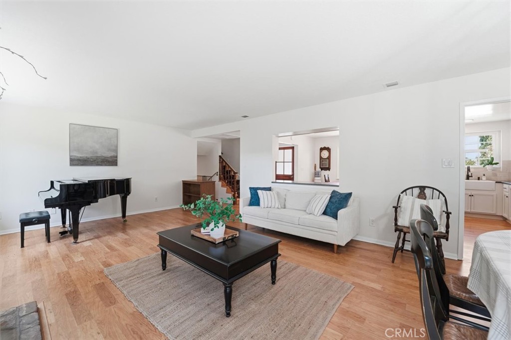3928 W 230th
