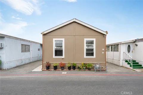 812 N Loren Avenue Unit 18, Azusa, CA 91702 - MLS#: DW26025472