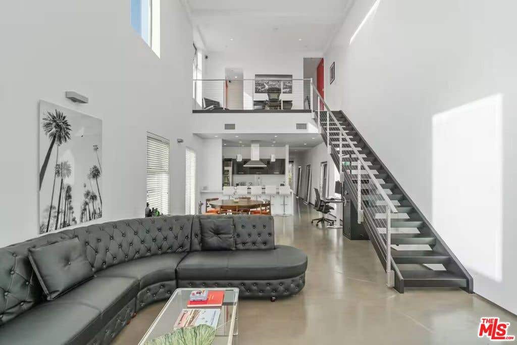 Photo of 611 N Bronson Avenue #10, Los Angeles, CA 90004 (MLS # 26647917)