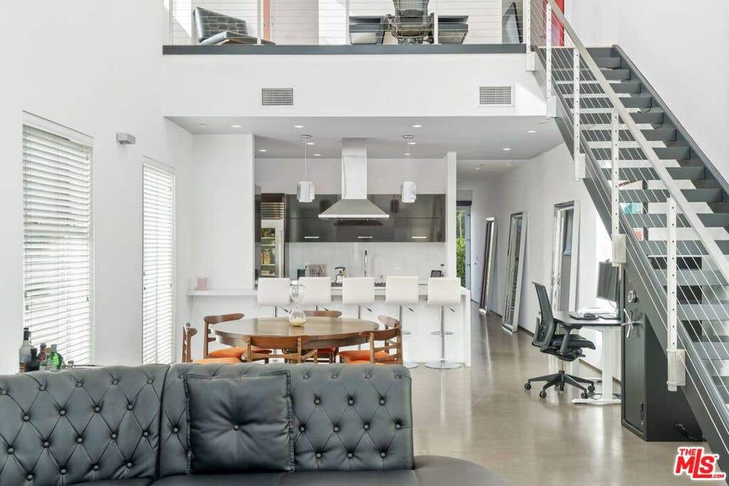 Photo of 611 N Bronson Avenue #10, Los Angeles, CA 90004 (MLS # 26647917)