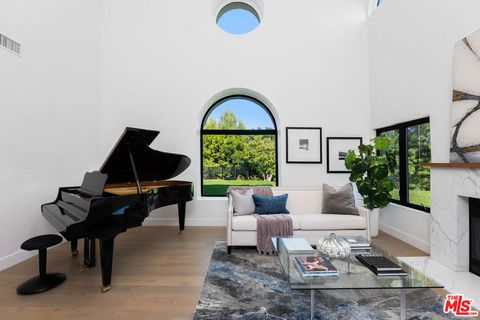 Photo of 23458 W Moon Shadows Drive, Malibu, CA 90265 (MLS # 25560443)