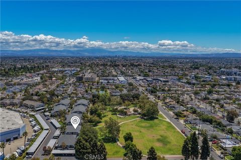 Photo of 18292 Parkview LN, Huntington Beach, CA 92648 (MLS # OC26118796)