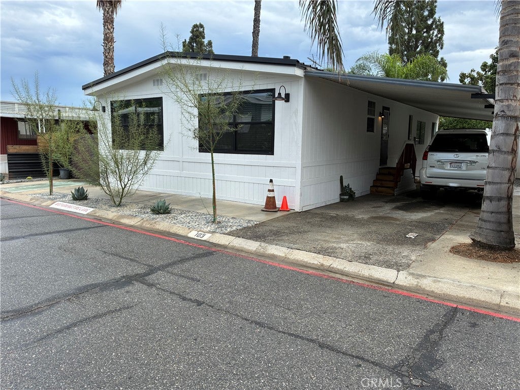 3883 Buchanan 103