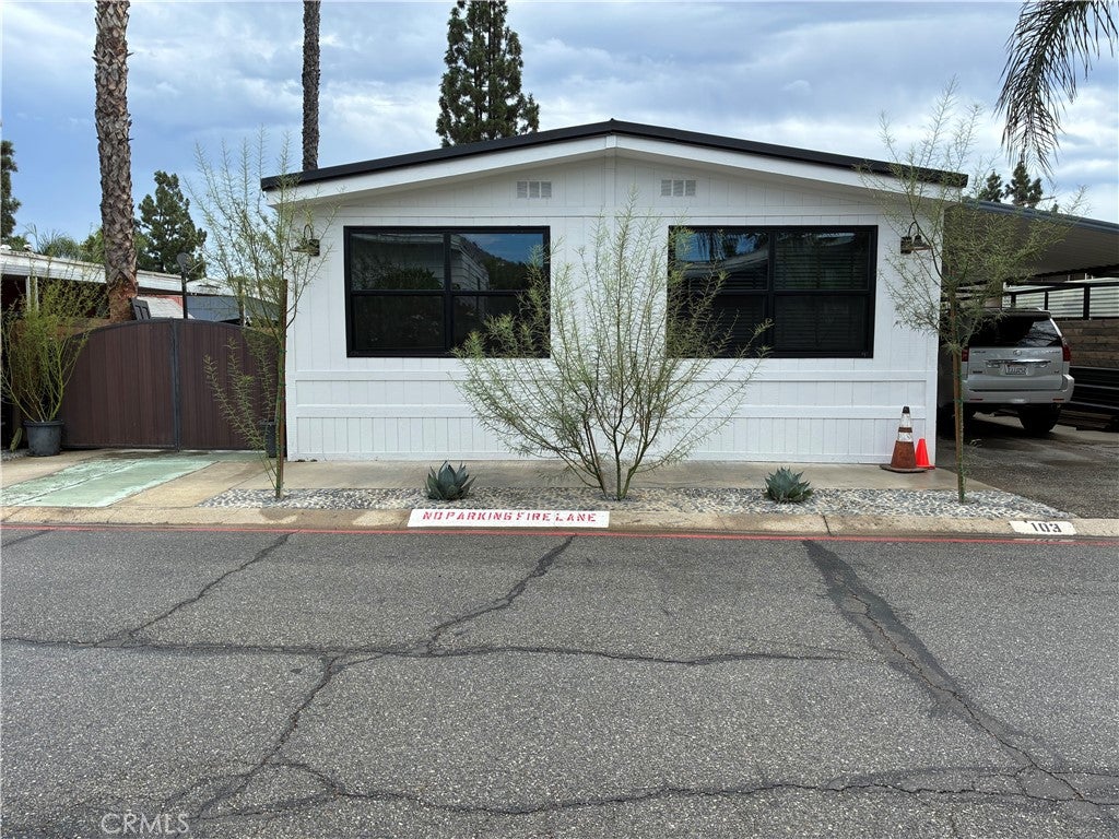 3883 Buchanan 103