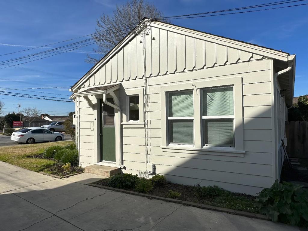 245 E Romie Lane