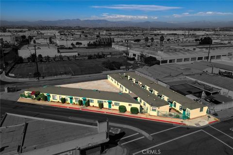 Photo of 4001 E 52nd Avenue, Maywood, CA 90270 (MLS # CV25238456) Photo of 4001 E 52nd Avenue, Maywood, CA 90270 (MLS # CV25238456)