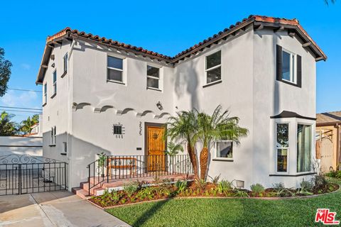 Photo of 2525 W 81st Street, Inglewood, CA 90305 (MLS # 26834105)