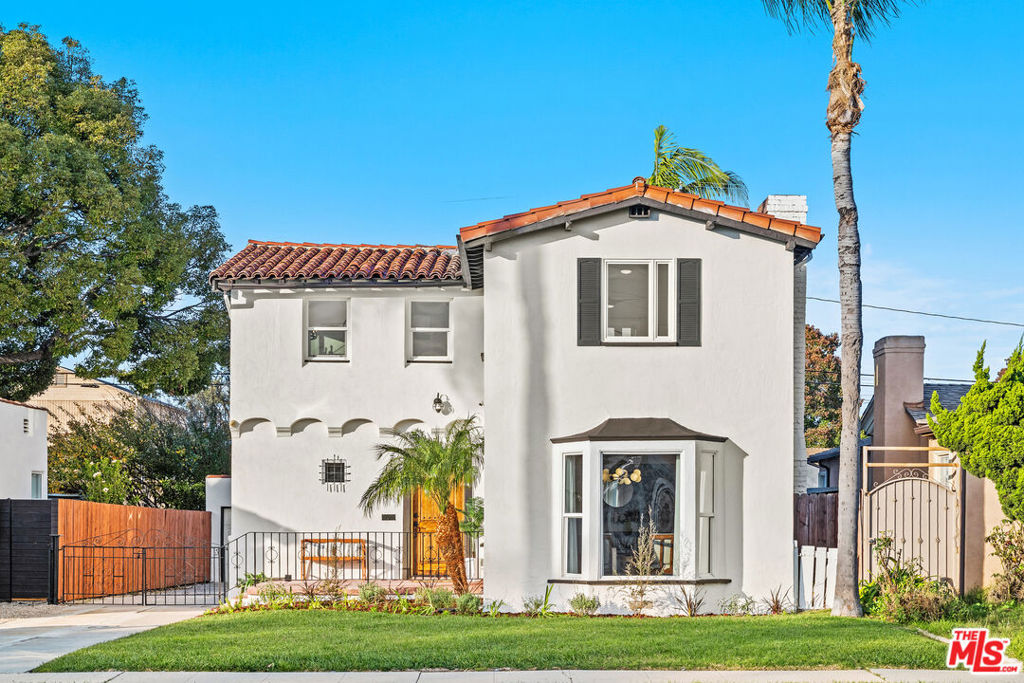 2525 W 81st Street