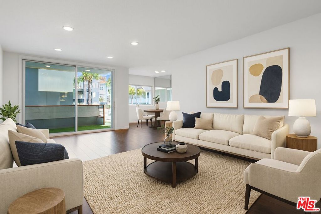 Beautifully remodeled Sherman Oaks Condo with 2 Bedrooms and 2 Baths. Tasteful laminate flooring throughout and well flowing floorpan carries you to large family room, dining area and seamless kitchen complete with sleek stainless steel appliances, large pantry, and in unit washer/dryer. Complete with 2 spacious bedrooms and bathrooms, generously sized master walk-in closet, entertainer s dry bar, and large balcony with views to the sparkling pool. Other features include well managed HOA, newer roof, dual-pane window and slider, solar pool heating and plenty of storage space. Steps from the VNSO Park, Trader Joes and the Fashion Square Mall, this centralized condo is conveniently located moments from the 101 and 405 freeway and some of the best restaurants and shops Sherman Oaks offers.
