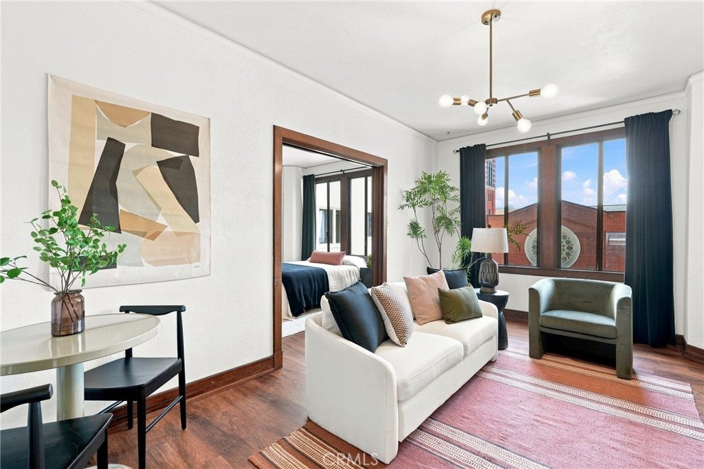 315 W 3rd 401