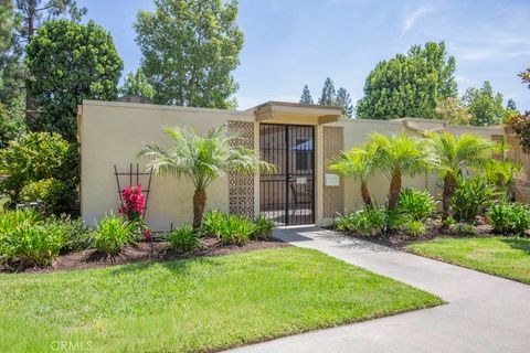 207 Avenida Majorca A Laguna Woods CA 92637