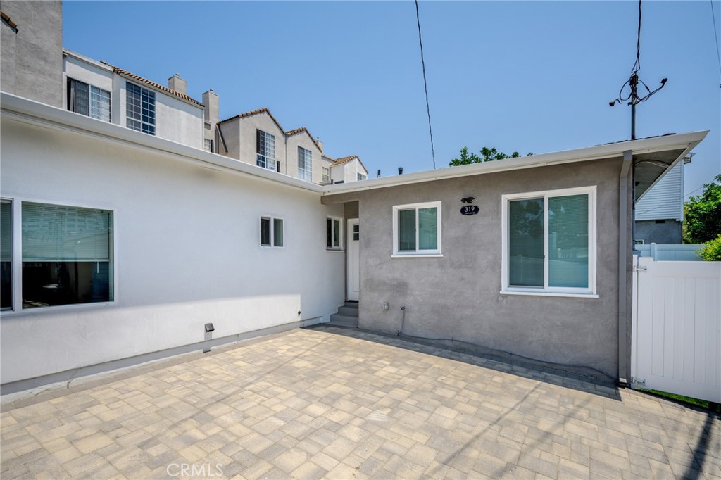 Fully Updated * 2 Bedrooms / 1 Bathroom * 957sqft * Bright * Living Room * Updated Kitchen With An Area For A Nook * Laminate Floors * Recessed Lighting * Central A/C & Heat * Laundry Inside * All Appliances Included * Private Yard * Tenant Pays All Utilities * 1 Car Gated Parking * No Pets