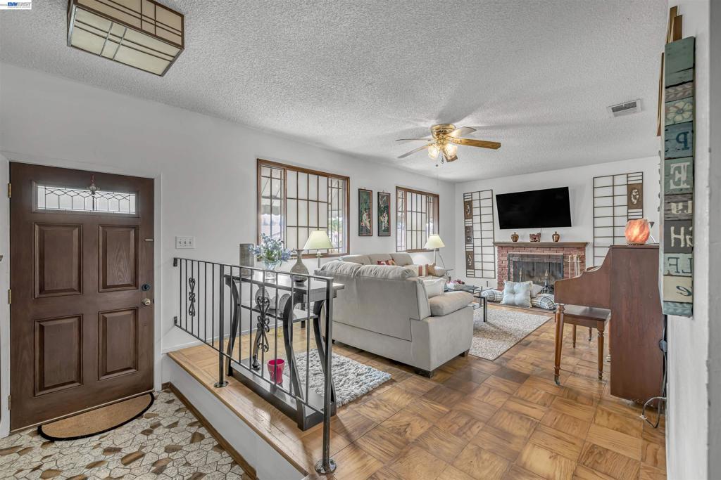 713 Falcon Drive