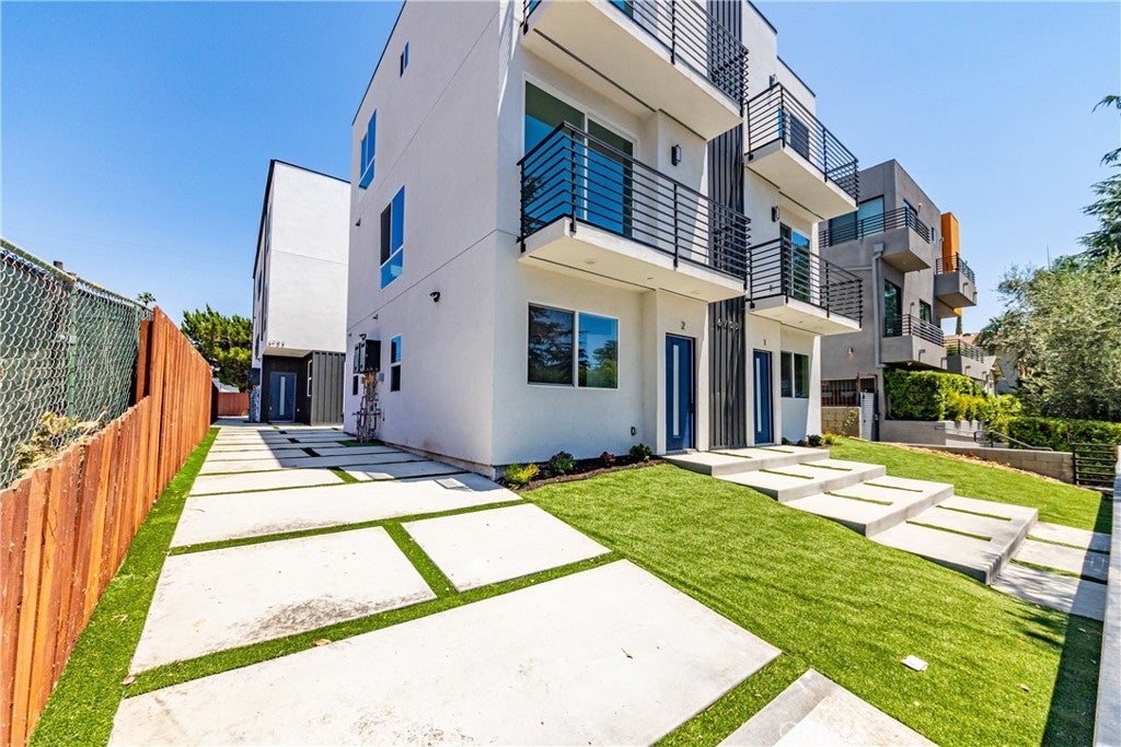 6700 Balboa