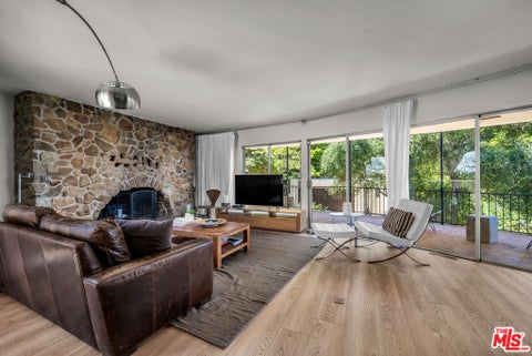 Photo of 25202 Piuma Road, Calabasas, CA 91302 (MLS # 26867891)