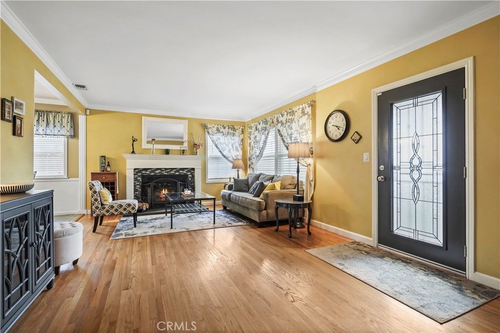 Photo of 7656 Oak Park Ave, Lake Balboa, CA 91406 (MLS # SR25234512)