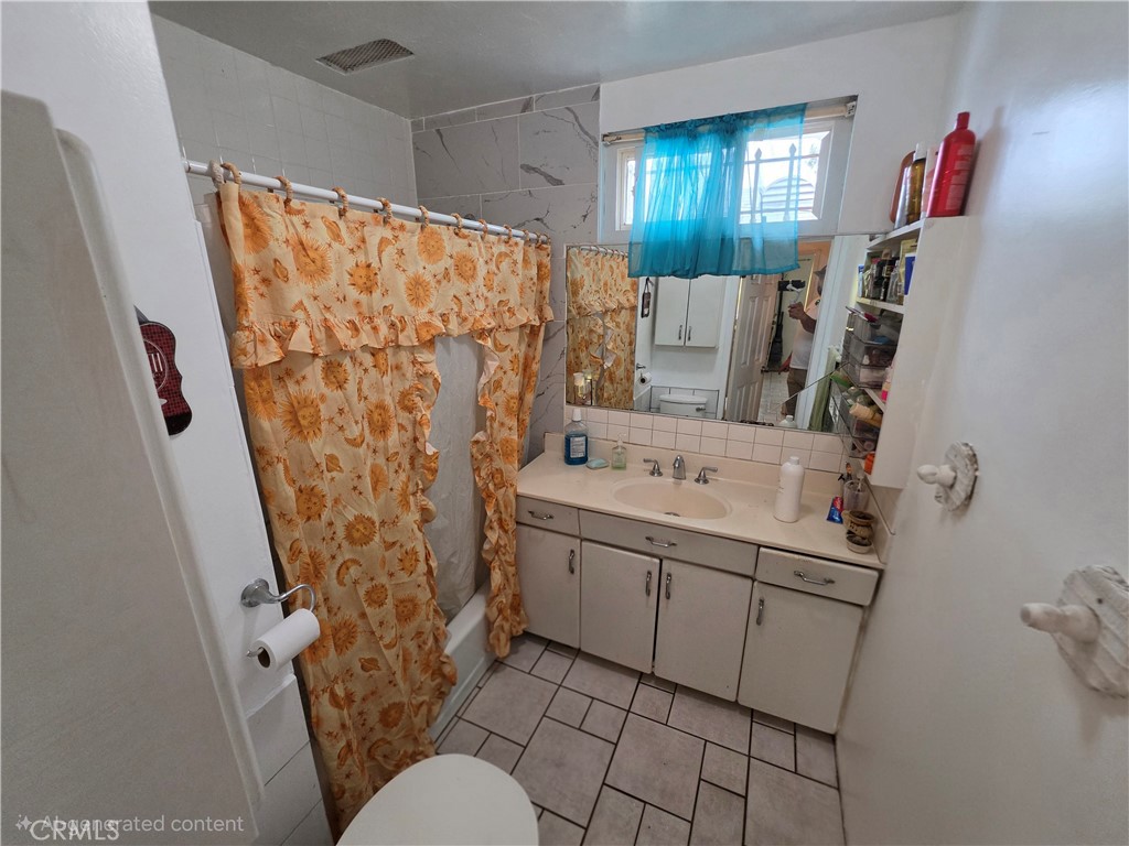 6302 Brynhurst