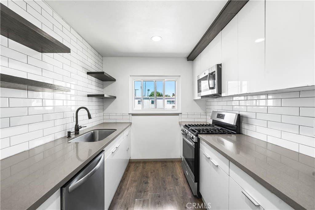 Photo of 7135 Coldwater Canyon Avenue #16, North Hollywood, CA 91605 (MLS # GD26001519)