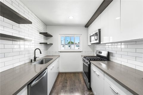 Photo of 7135 Coldwater Canyon Avenue #16, North Hollywood, CA 91605 (MLS # GD26001519)