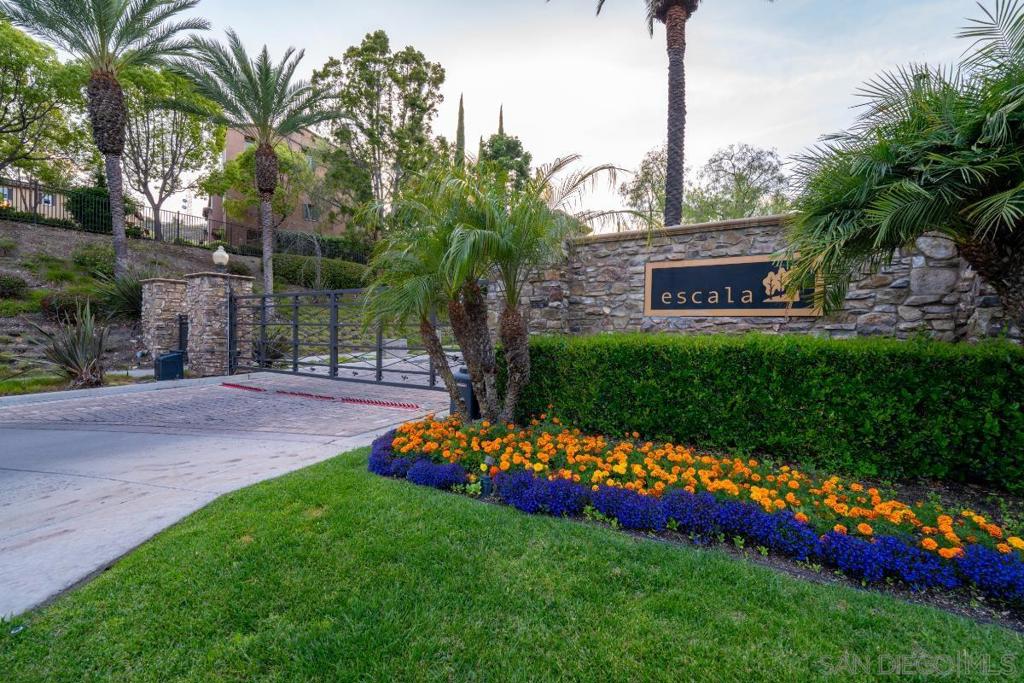 2748 Villas Way