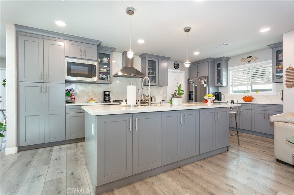 9721 Blandwood