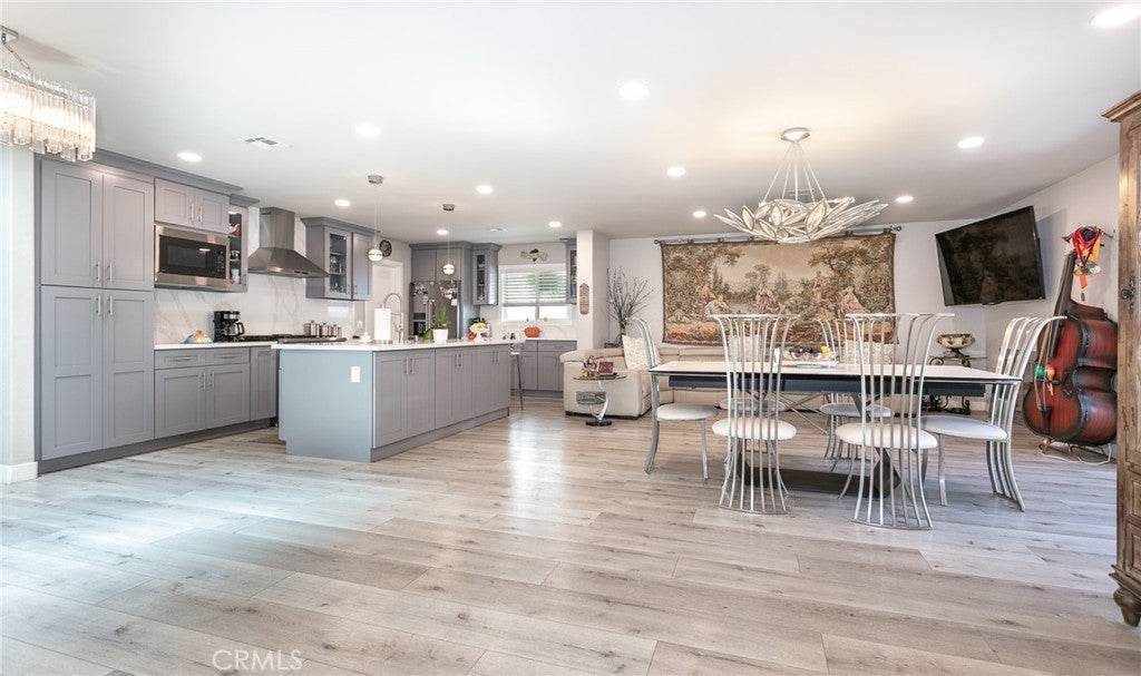 9721 Blandwood