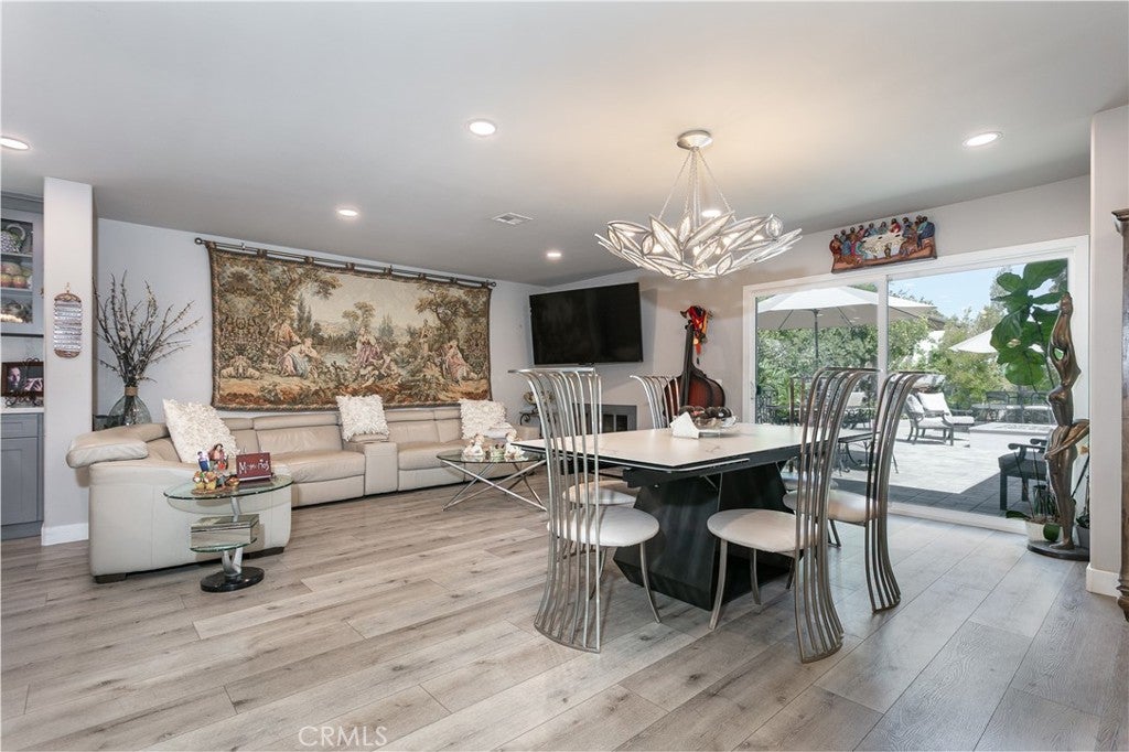 9721 Blandwood